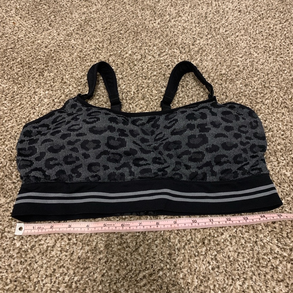 Momcozy seamless leopard nursing and pumping bra